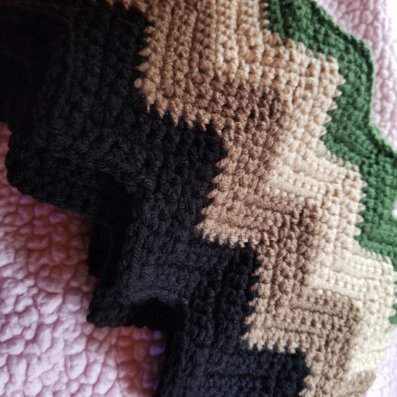 Handmade Camouflage Inspired Scarf - Picture 5 of 6